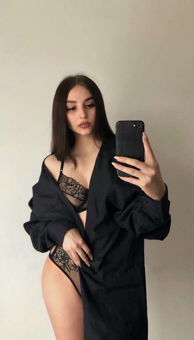 Девушка по вызову: Интимный досуг в любое время и в любом месте